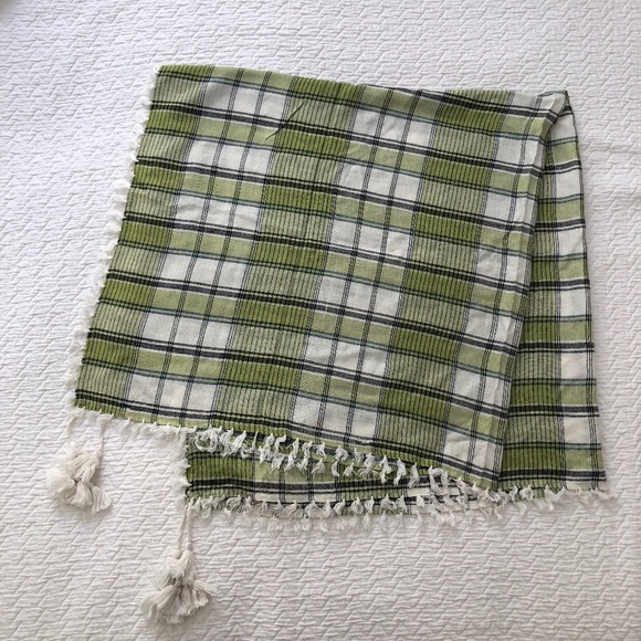 Light green and cream summer scarf - Picture 1 of 2